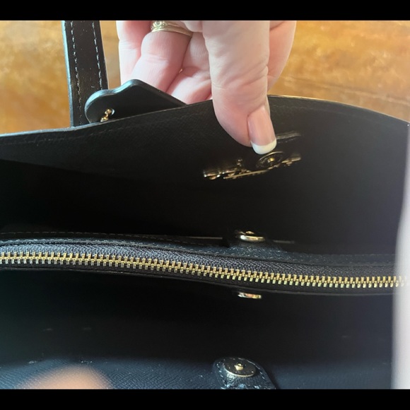 Coach Signature Avenue canvas Carryall Tote - Picture 7 of 9